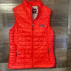 Patagonia Quilted Vest in Red/Orange women’s size Medium